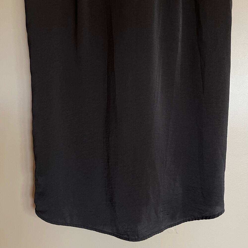 Vince Embroidered Front V-Neck Shift Dress Black Size 4 Minimalist Relaxed Fit - Picture 15 of 16